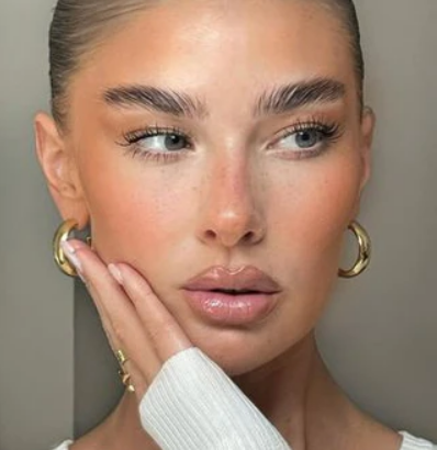 Less Is More The Clean Girl Aesthetic Guide Cliphair US less-is-more-the-clean-girl-aesthetic-guide-cliphair-us