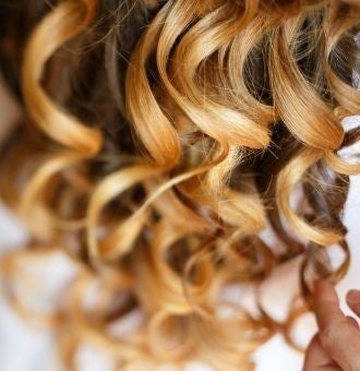 How to Get Heatless Curls in 12 Easy Ways