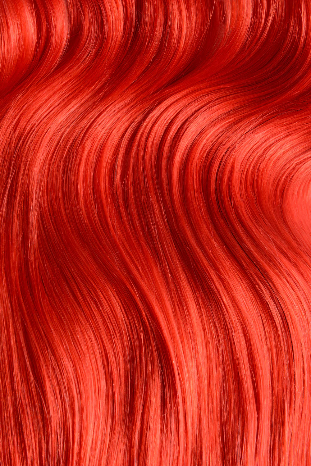 Leuchtend rote Nano-Ring-Haarverlängerungen